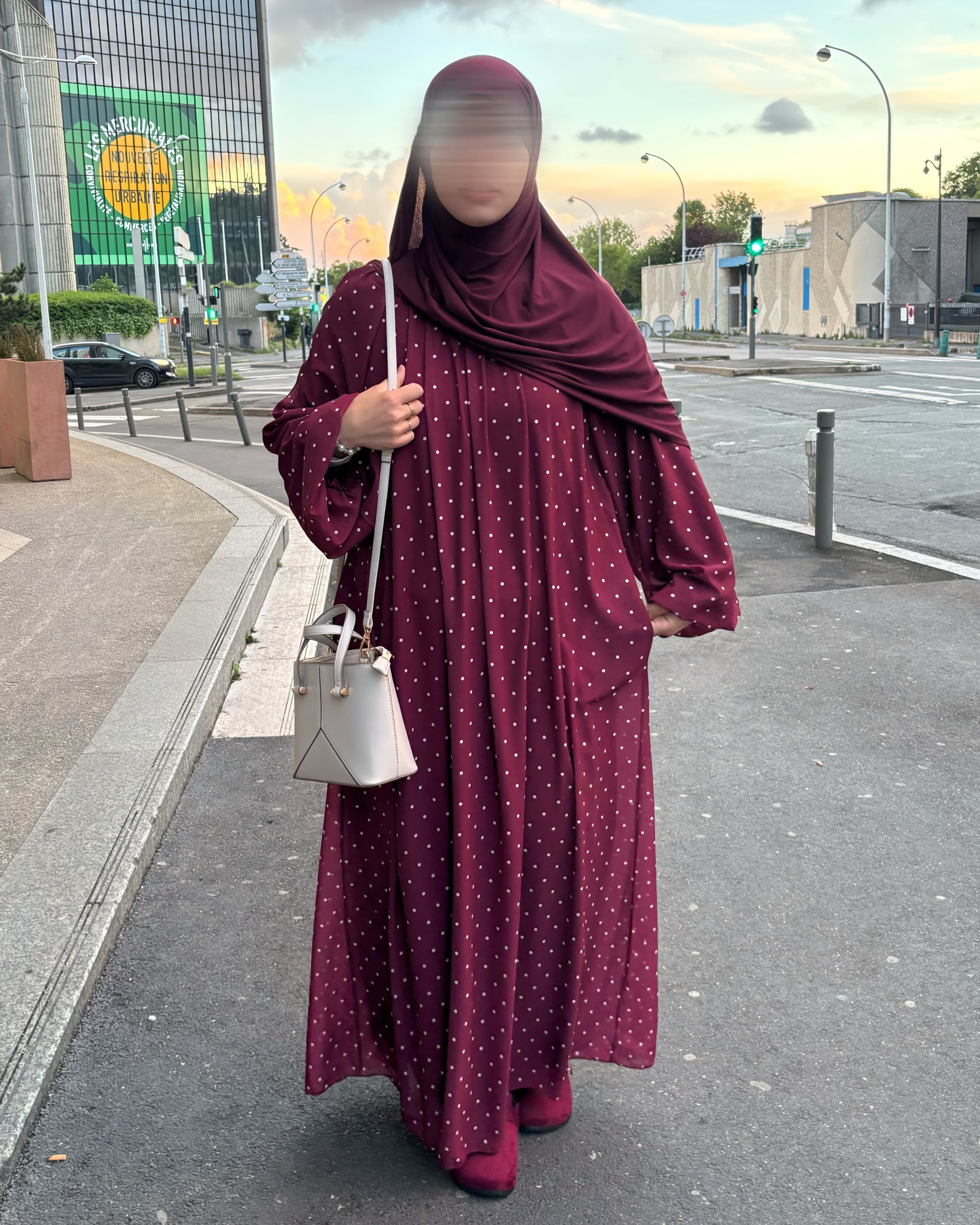Robe Longue à Pois – Modest Fashion Élégante