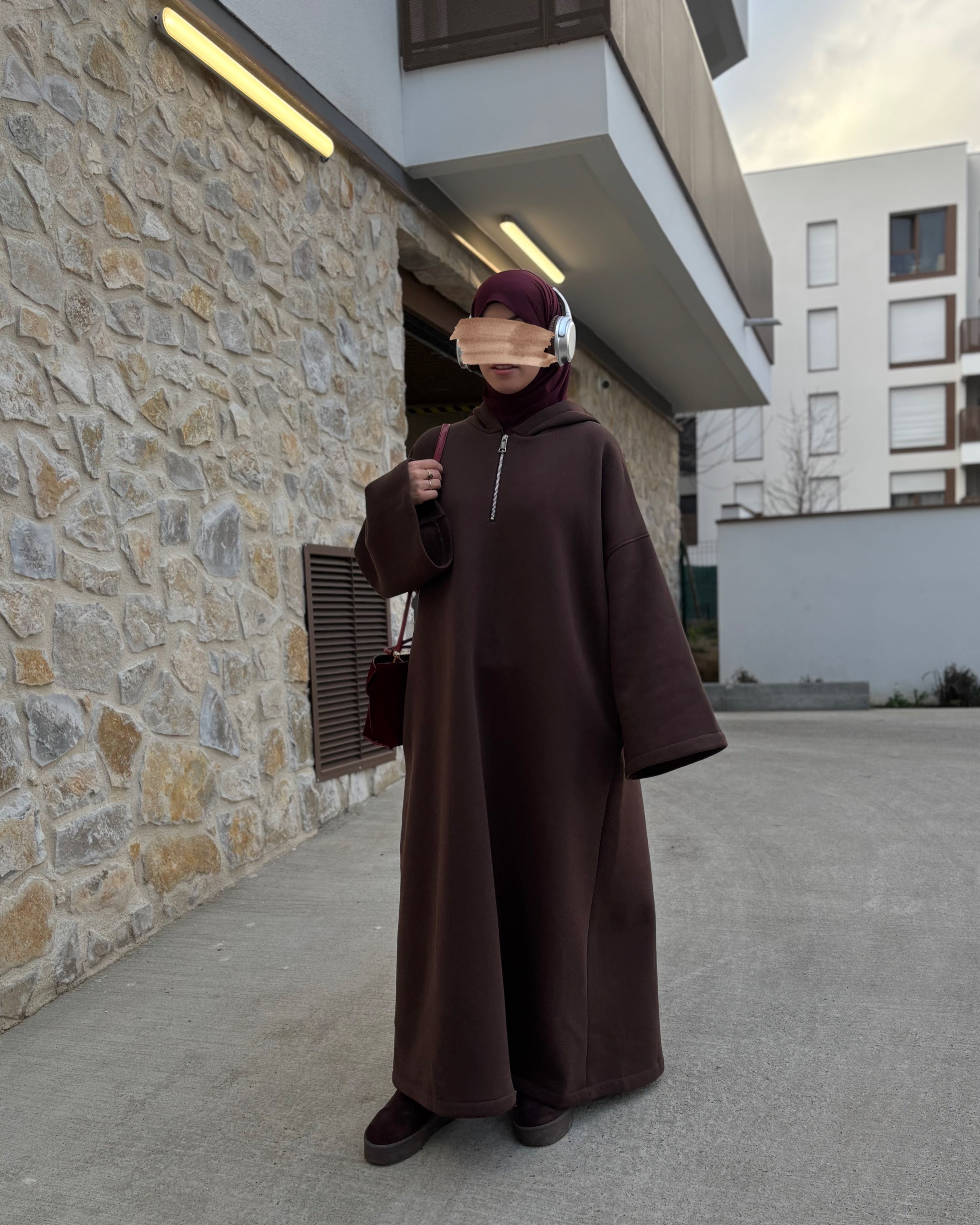 Abaya sweat capuche – style sportswear, molleton chaud