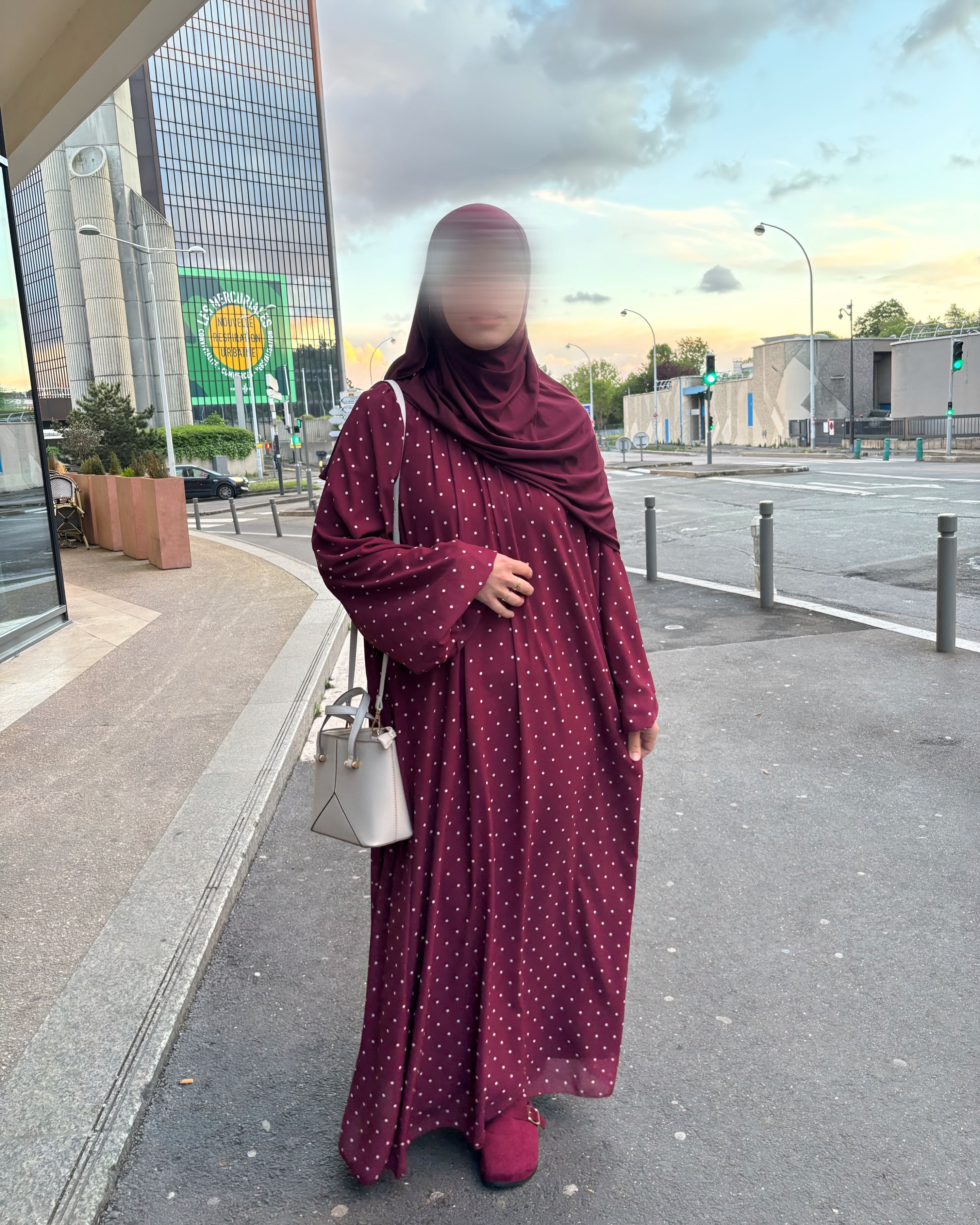 Robe Longue à Pois – Modest Fashion Élégante
