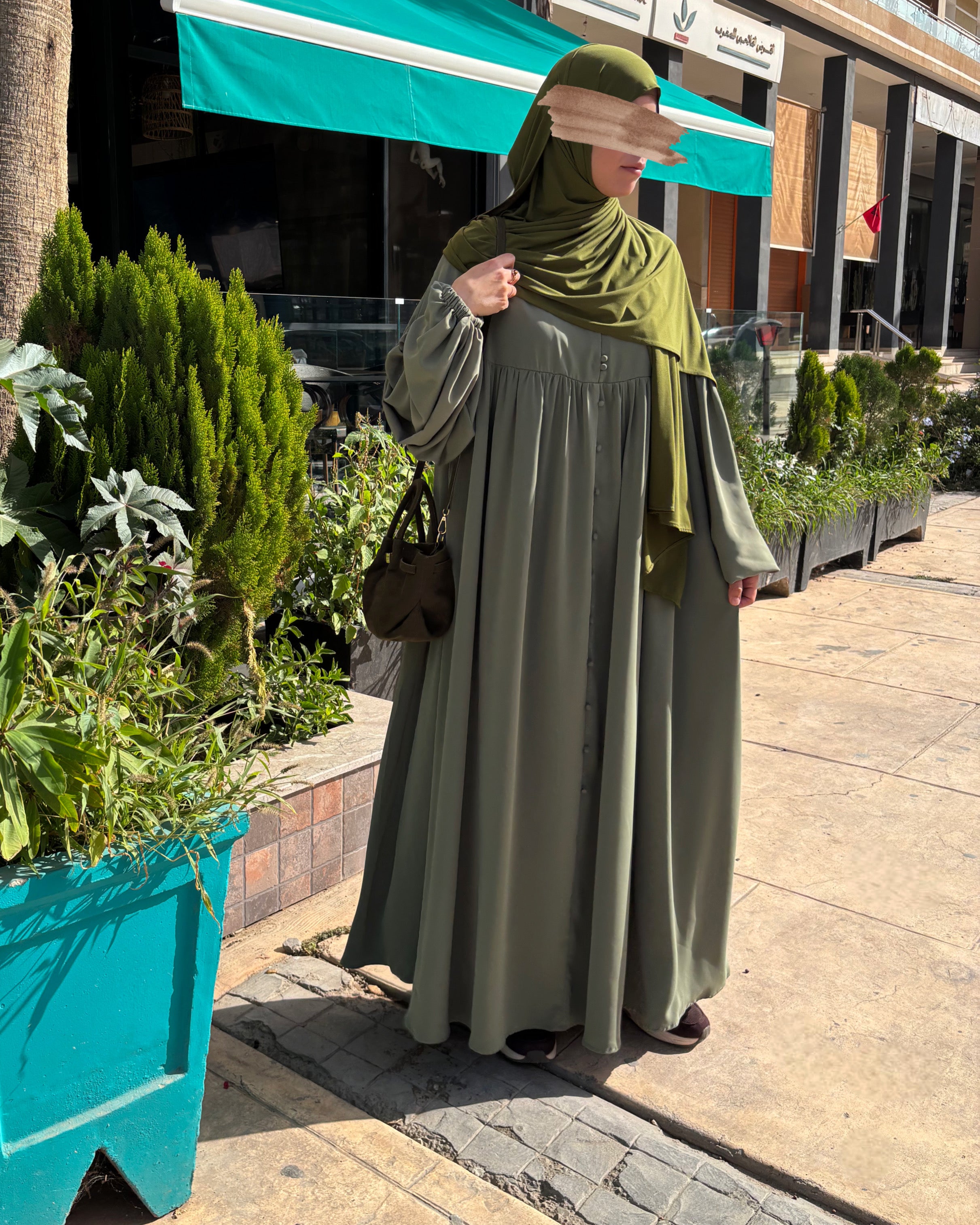 Abaya Alya en Soie de Médine – Élégance Pudique et Raffinée