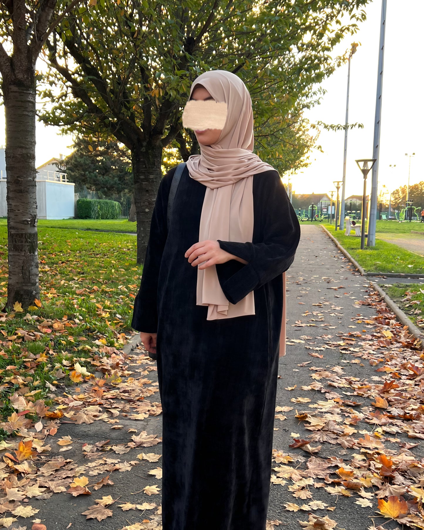 Abaya Velours avec Motifs Texturés