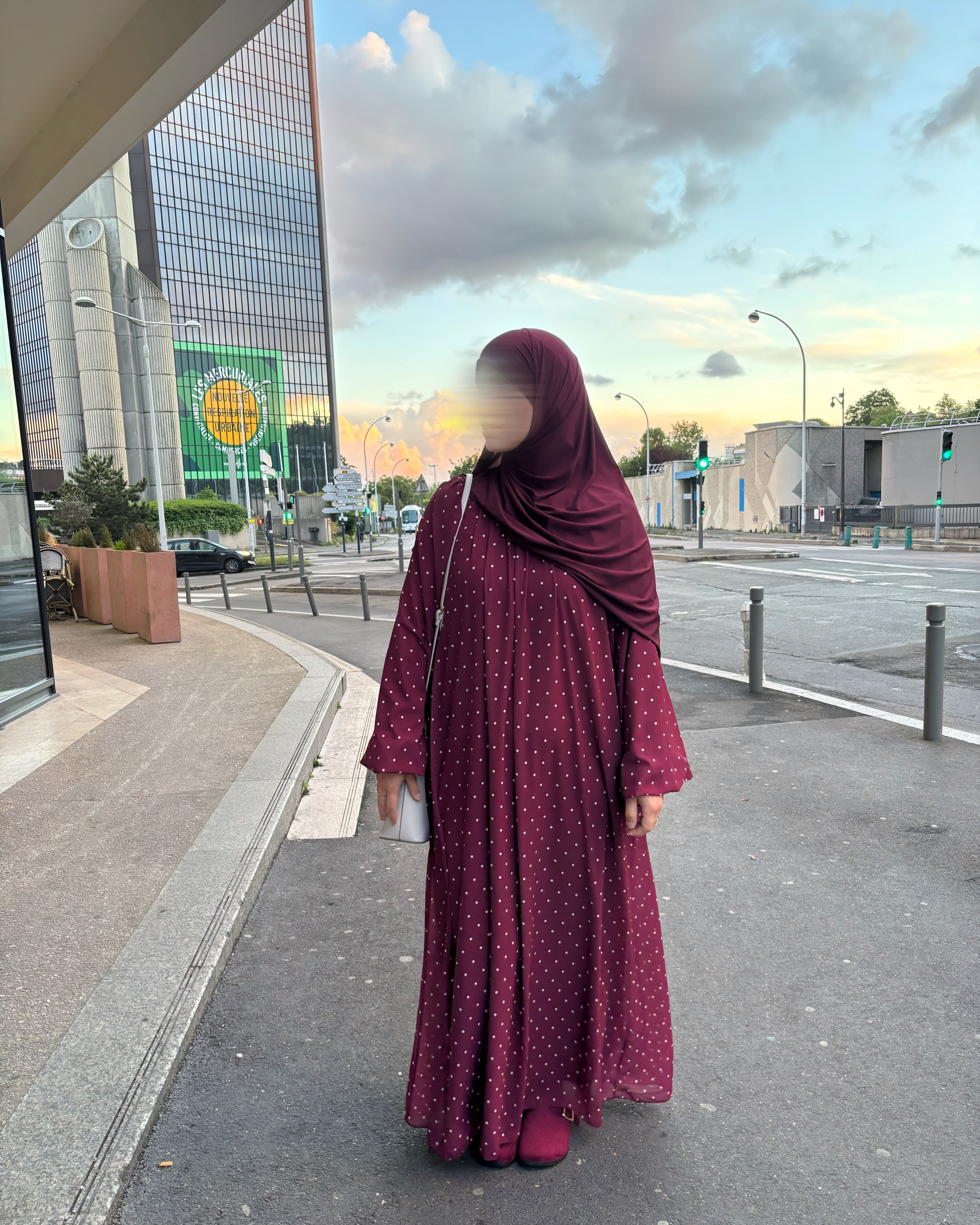 Robe Longue à Pois – Modest Fashion Élégante