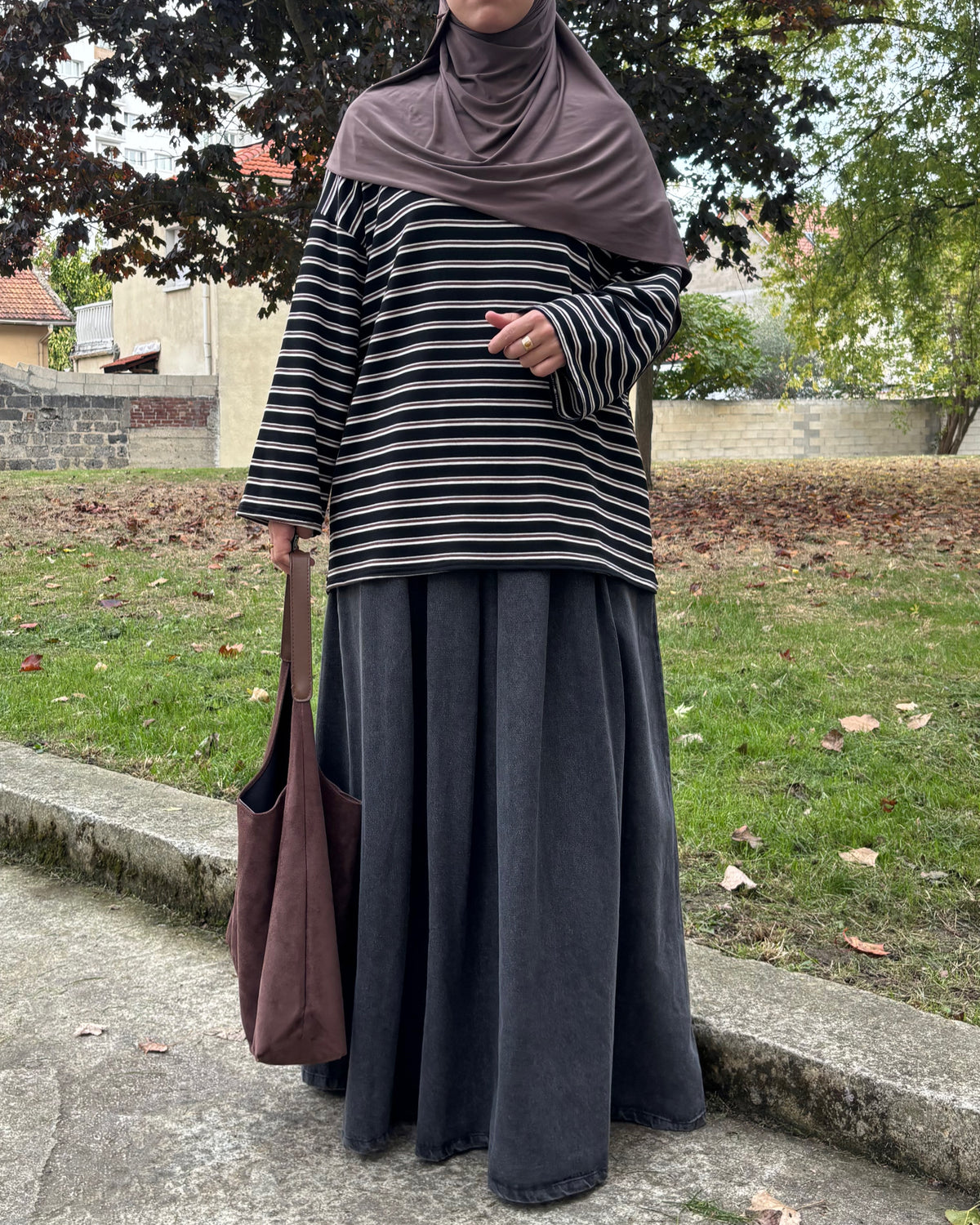 Jupe Longue en Jean Ample Noir Grisé – Modest Fashion