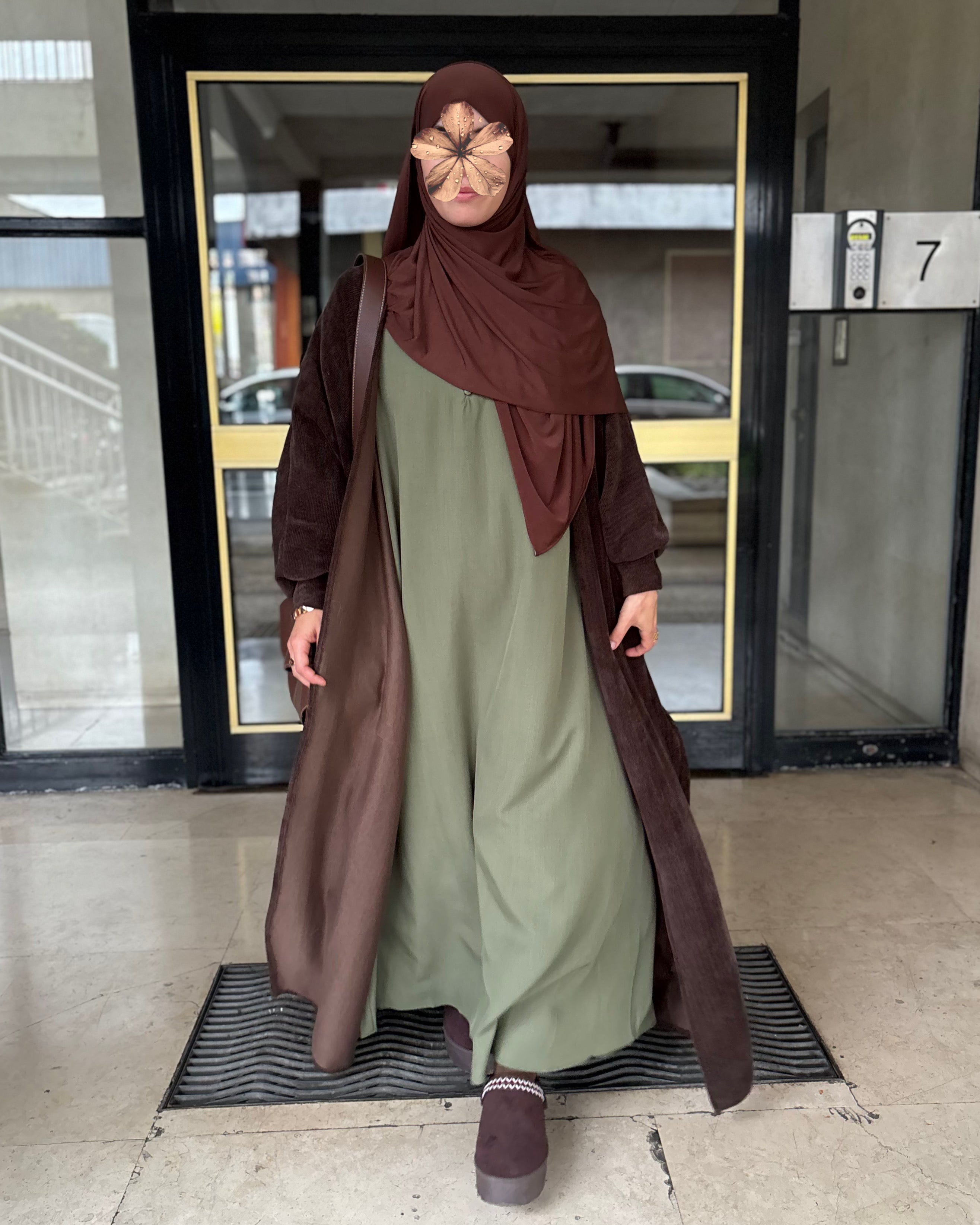 Abaya Neyla – L’Essence de l’Élégance Modeste