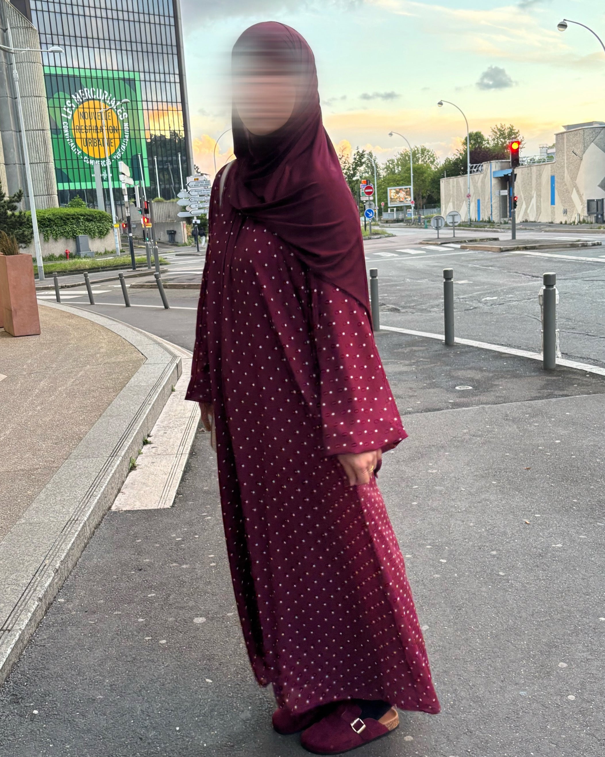 Robe Longue à Pois – Modest Fashion Élégante