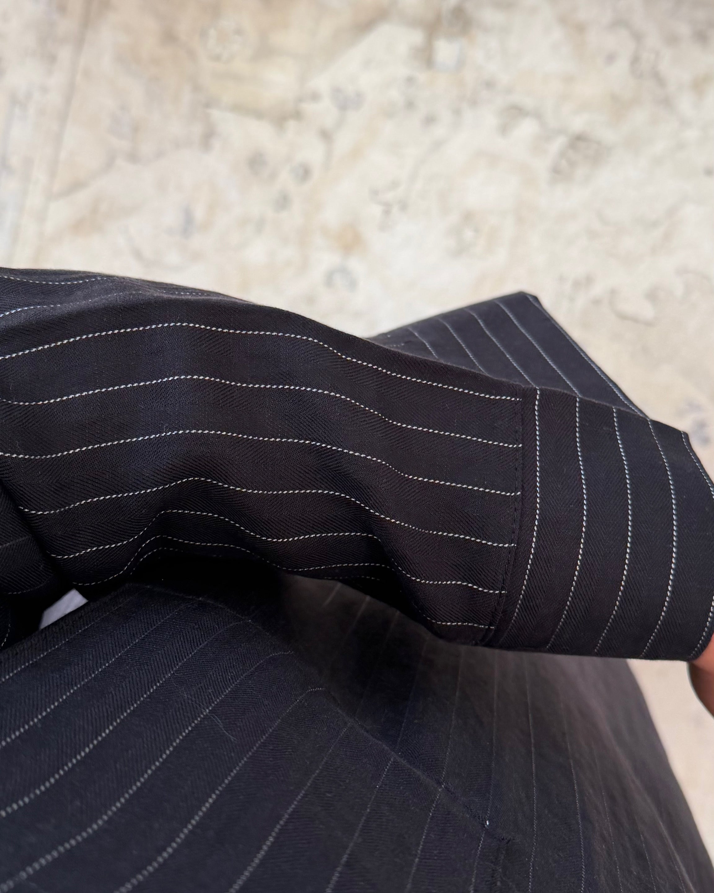 Abaya Rayée Col Polo Zip – | Modest Fashion Élégante & Naturelle