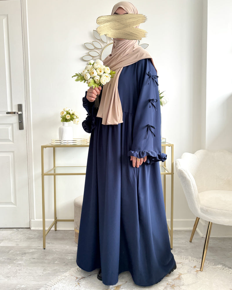Abaya Girly en Soie de Médine – Élégance et Modest Fashion