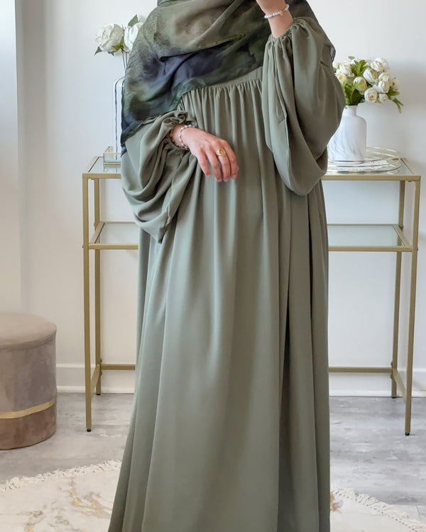 Abaya Naïla - Élégance et Confort avec Manches Bouffantes