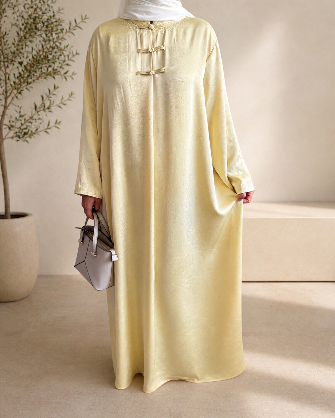 Abaya Élégante Style Asiatique – Boutons Pankou & Tissu Satiné