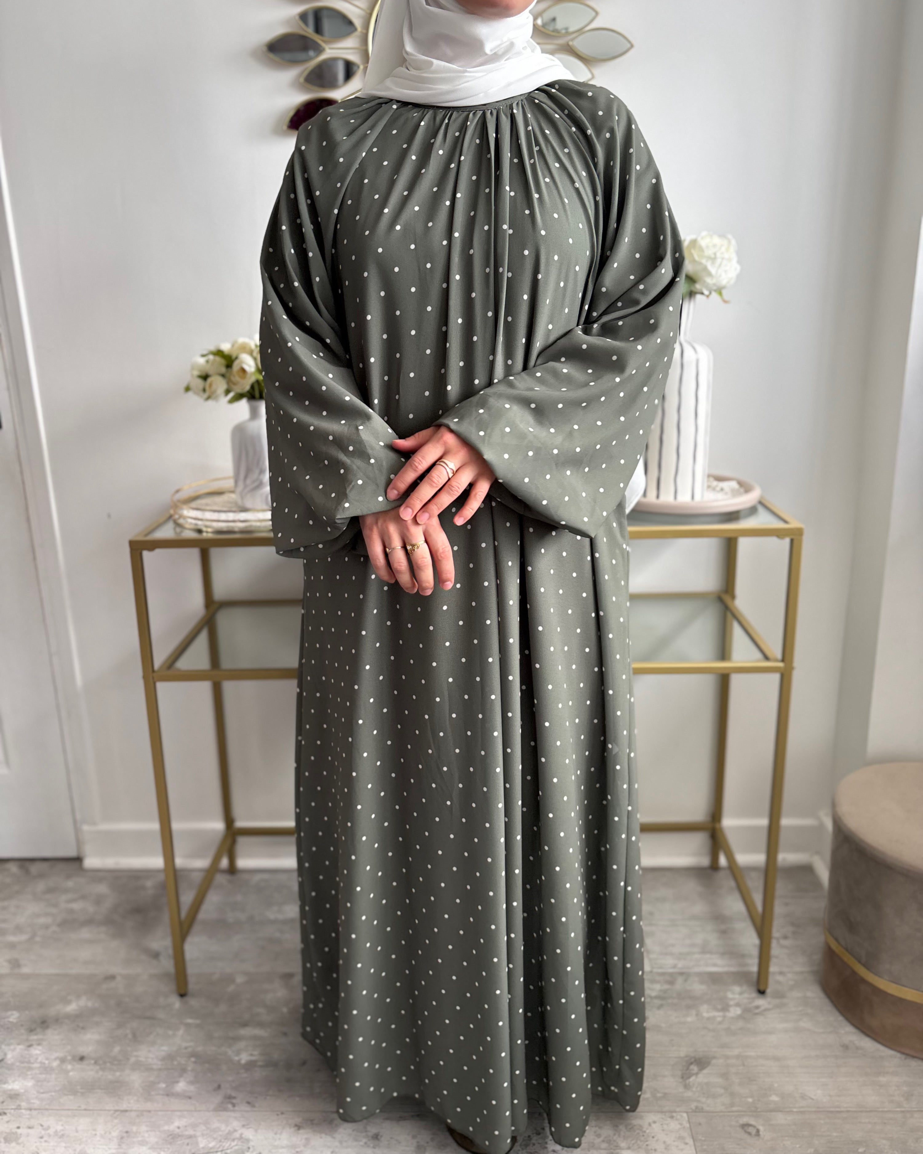 Robe Longue à Pois – Modest Fashion Élégante