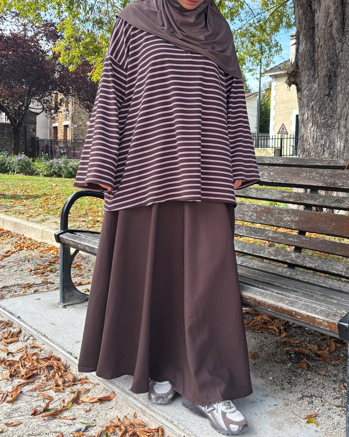 Jupe longue évasée à ceinture – Marron profond