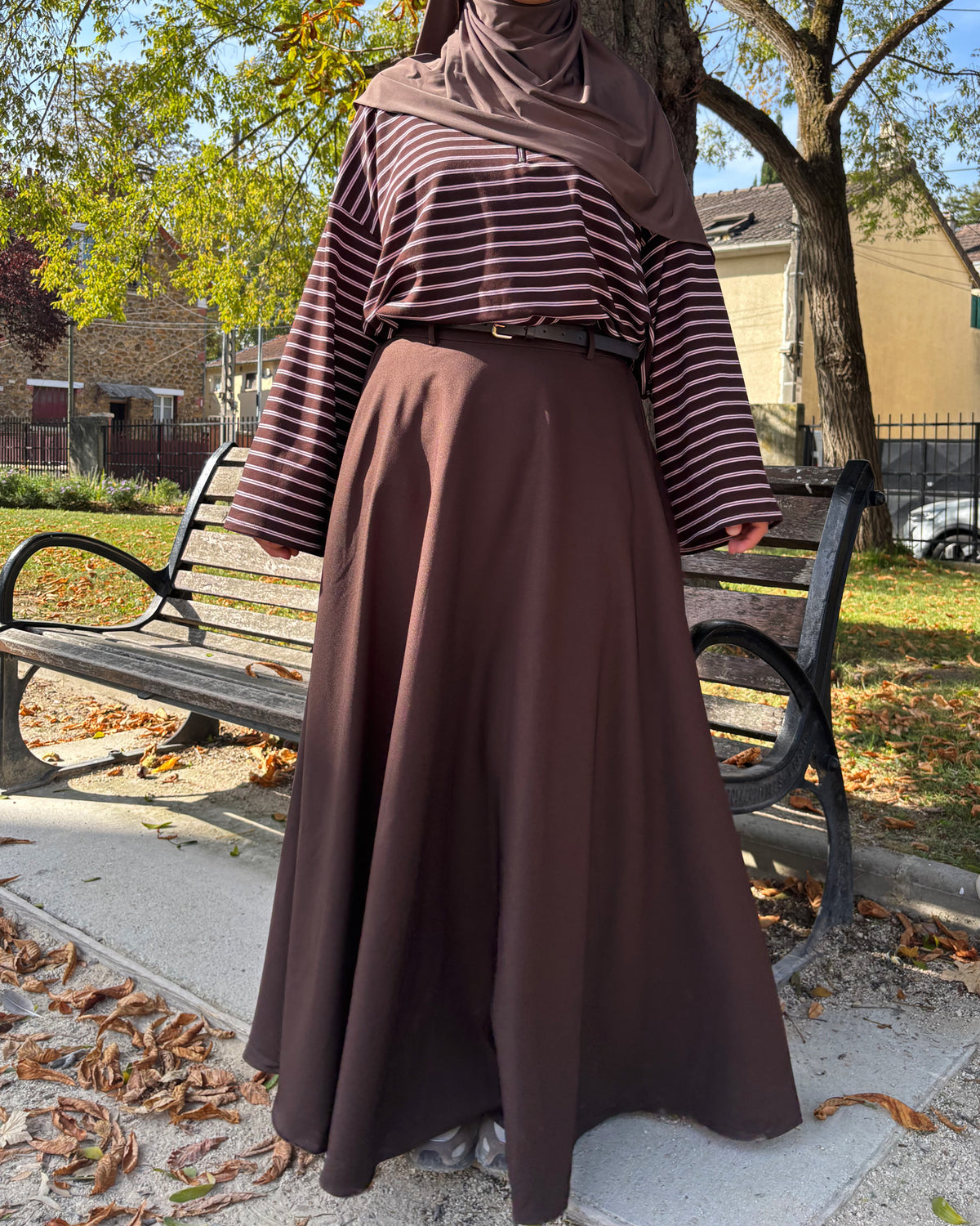 Jupe longue évasée à ceinture – Marron profond