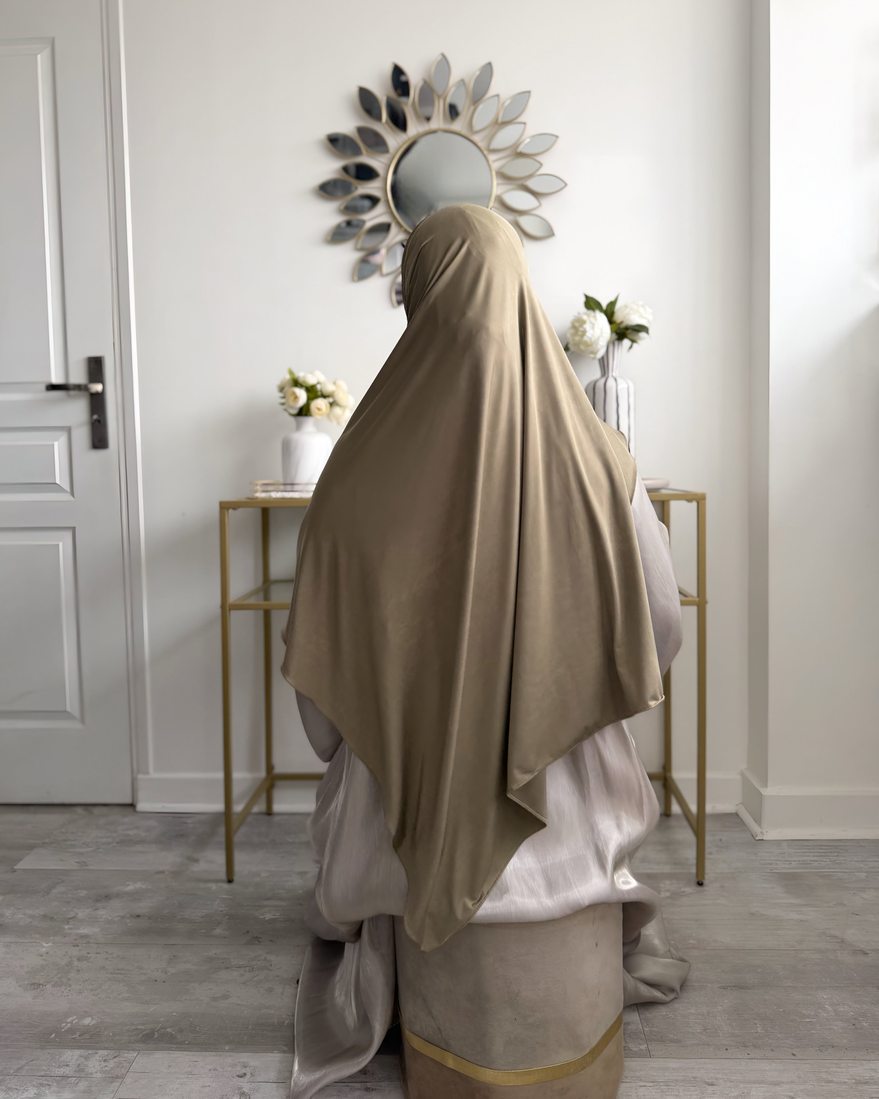 Hijab Jersey Liquid Kaki Clair – Hijab jersey fluide et élégant