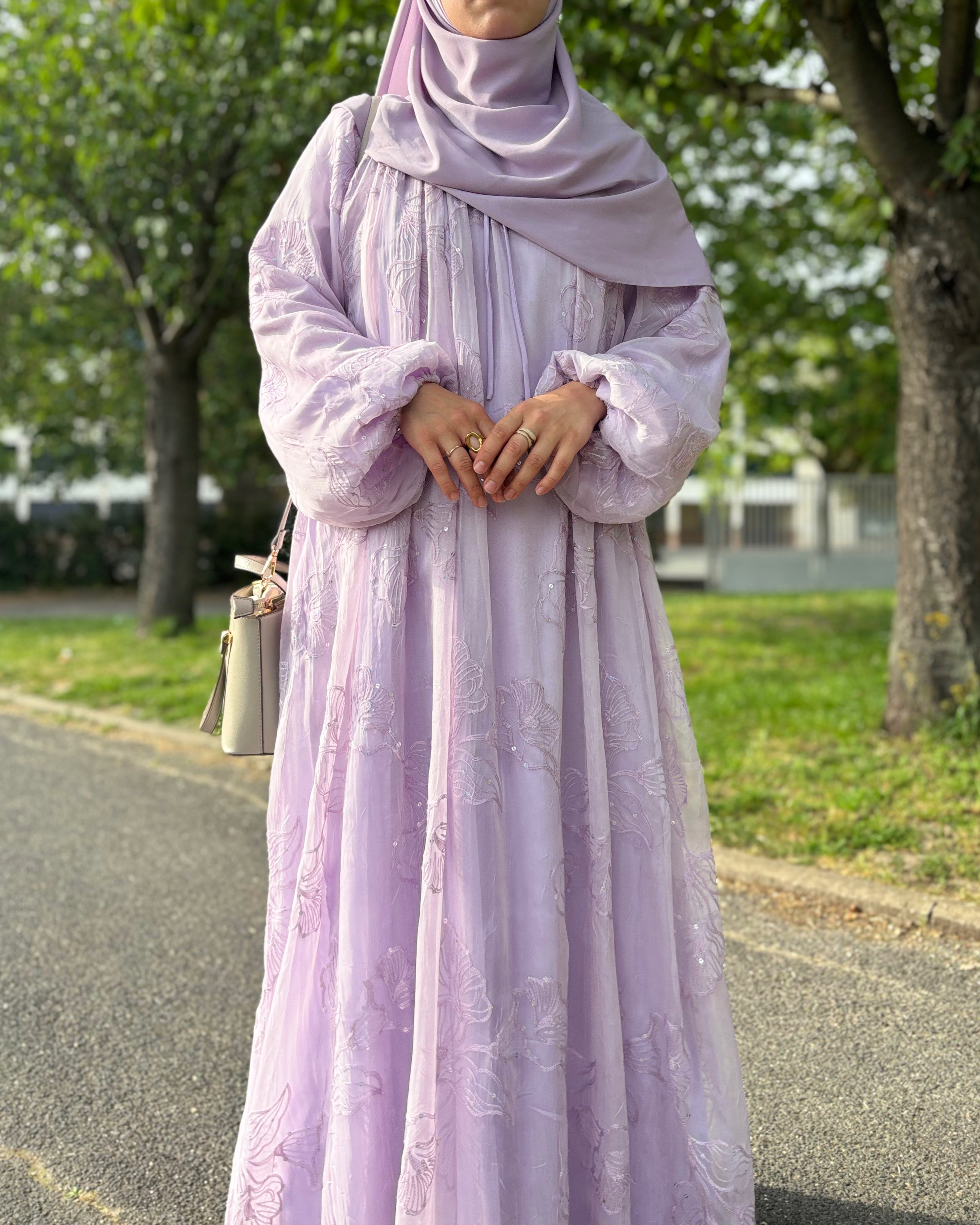 Abaya Féérie Lilas – Abaya brodée doublée