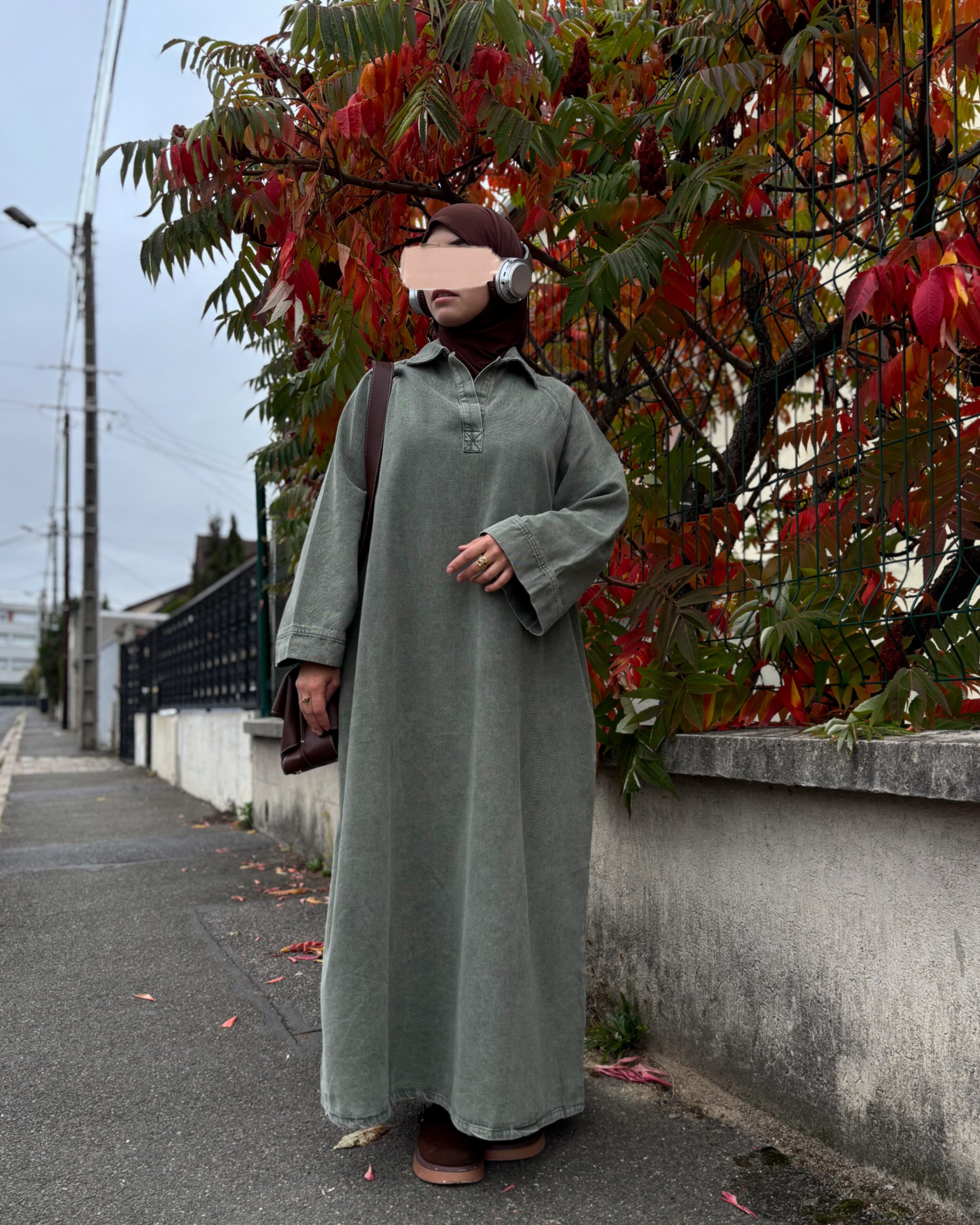 Abaya Denim 100% Coton col V – Élégance & Confort au Quotidien