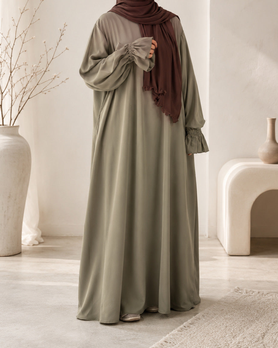 Abaya Amal – Élégance et Fluidité