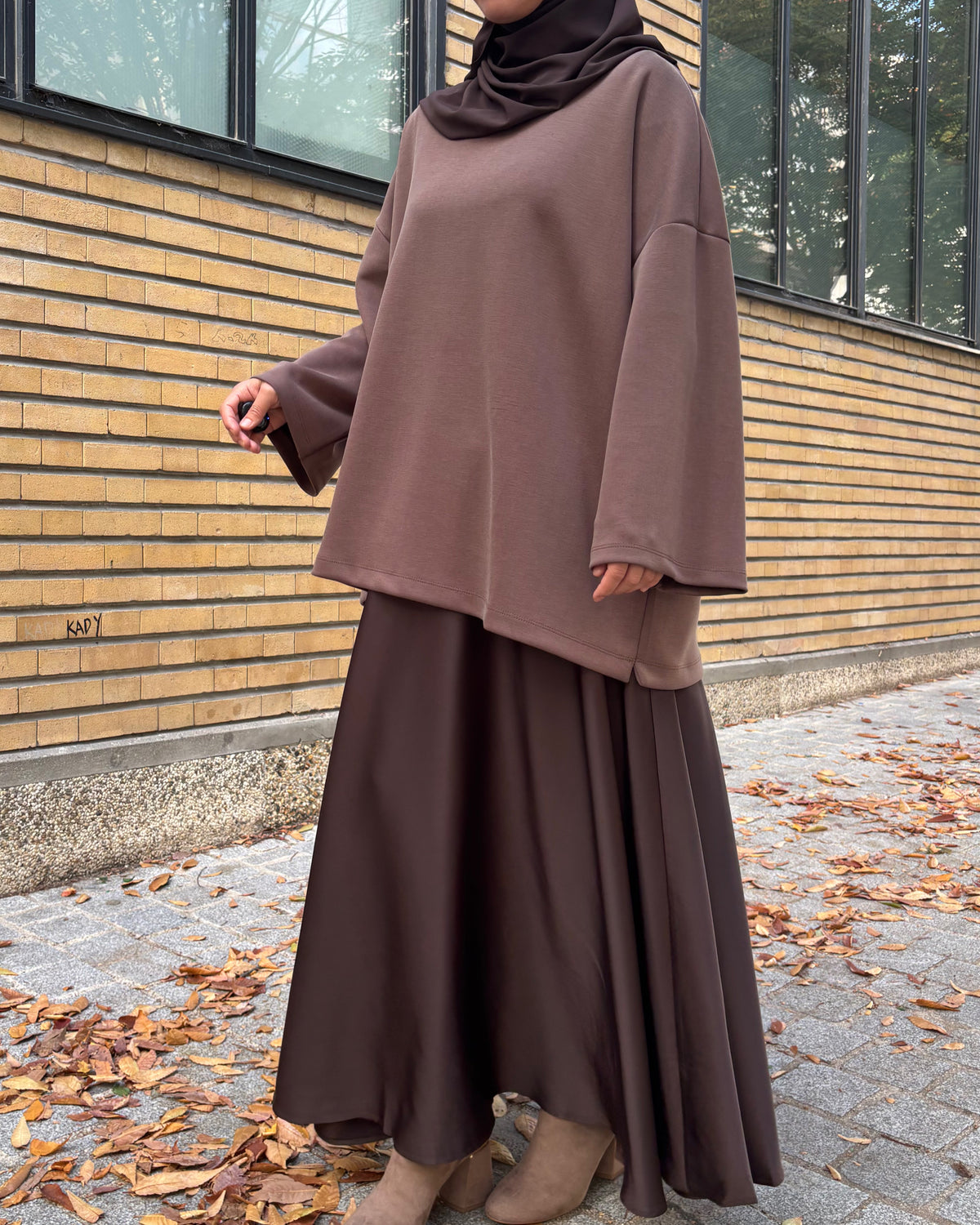 Tee-shirt oversize long au modal doux – Bordeaux et taupe foncé