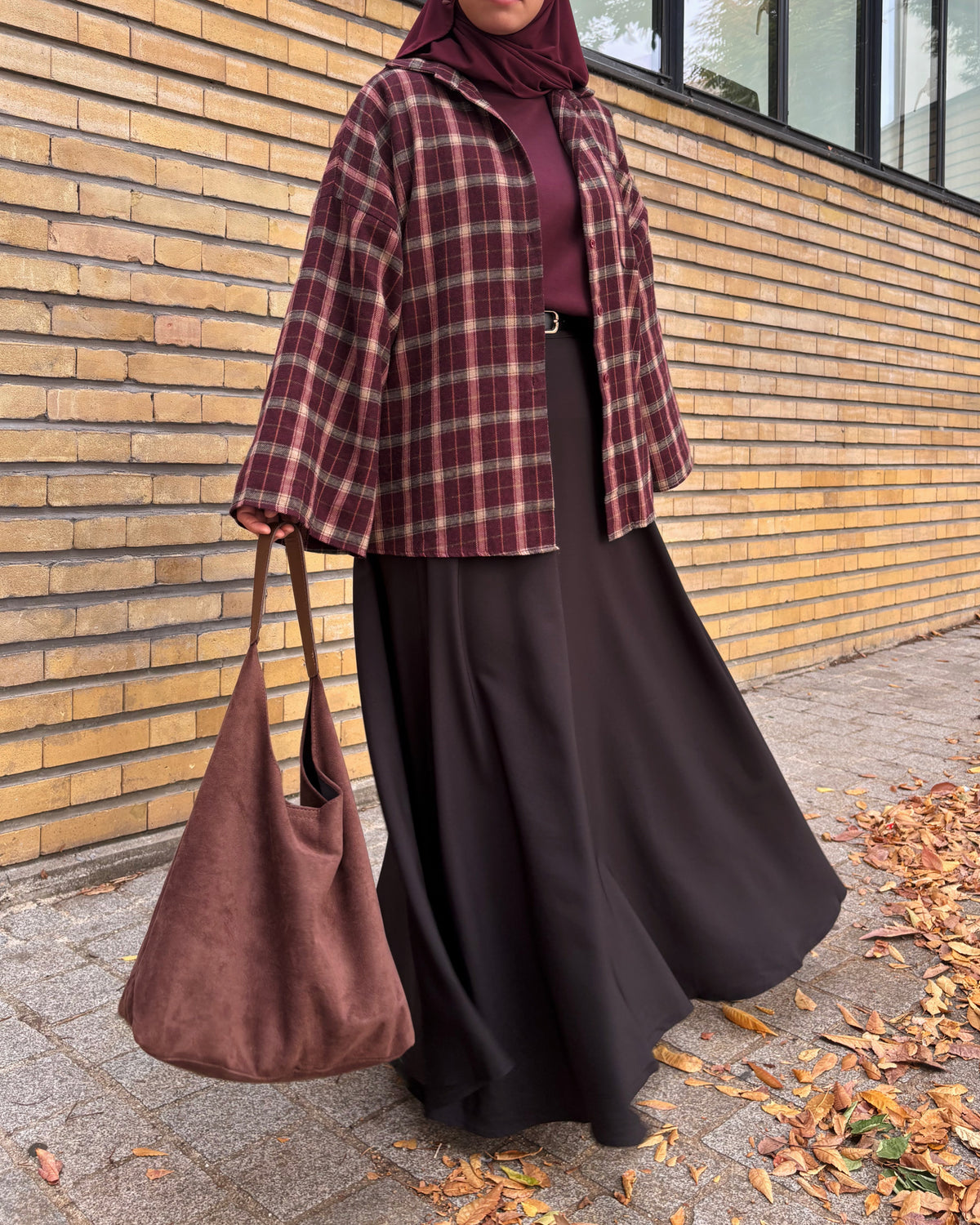 Jupe longue évasée avec ceinture – Noir & Bordeaux