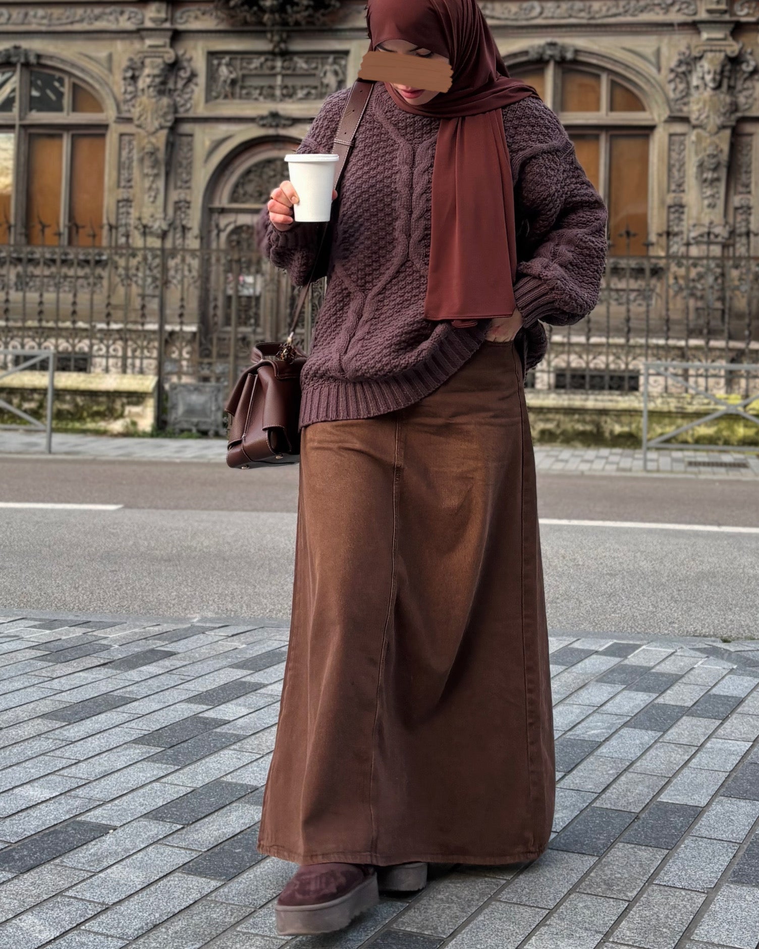 Jupe longue en jean chocolat 100% coton vue de face