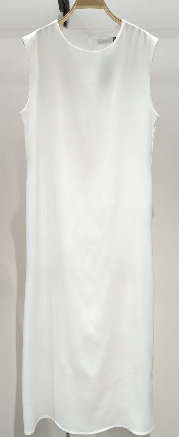 Robe sans manches satiné